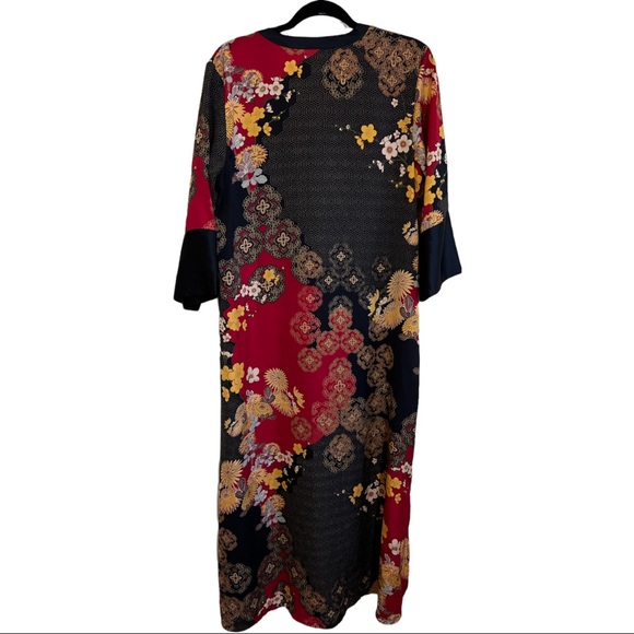 Natori Caftan Vneck Black Red Gold Asian Pattern - Picture 2 of 6